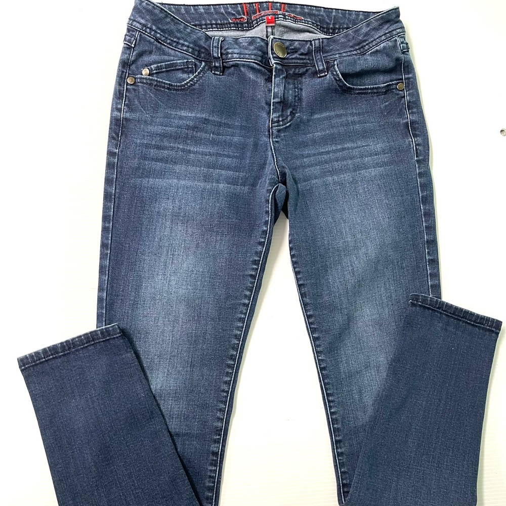Elle Size 4 Woman’s Jeans